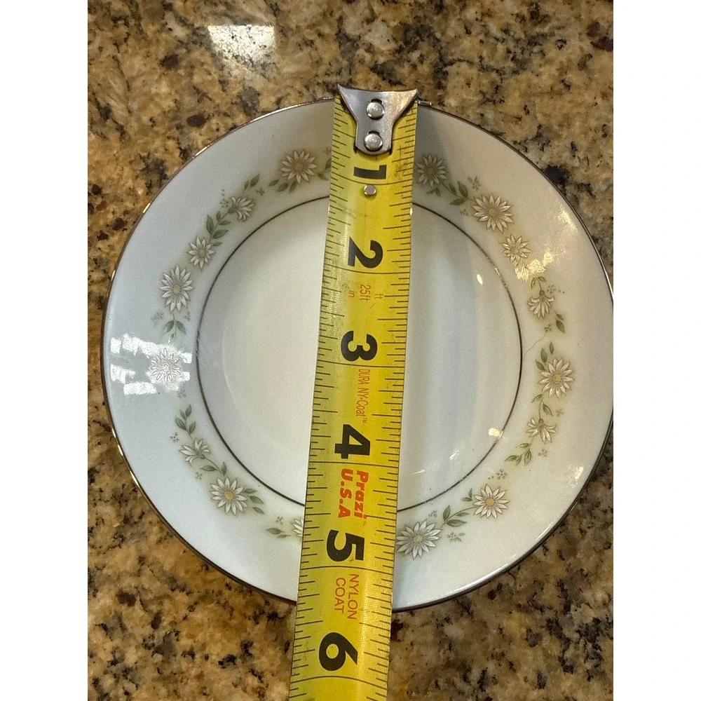 Noritake Trilby 6908 Fruit Dessert Bowl White Daisy Floral Platinum‎ Trim Japan